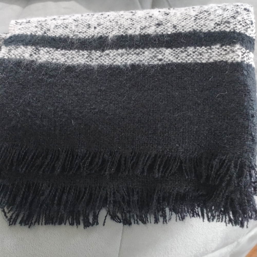 Old Navy Black Grey Cape Wrap One Size - Picture 6 of 10